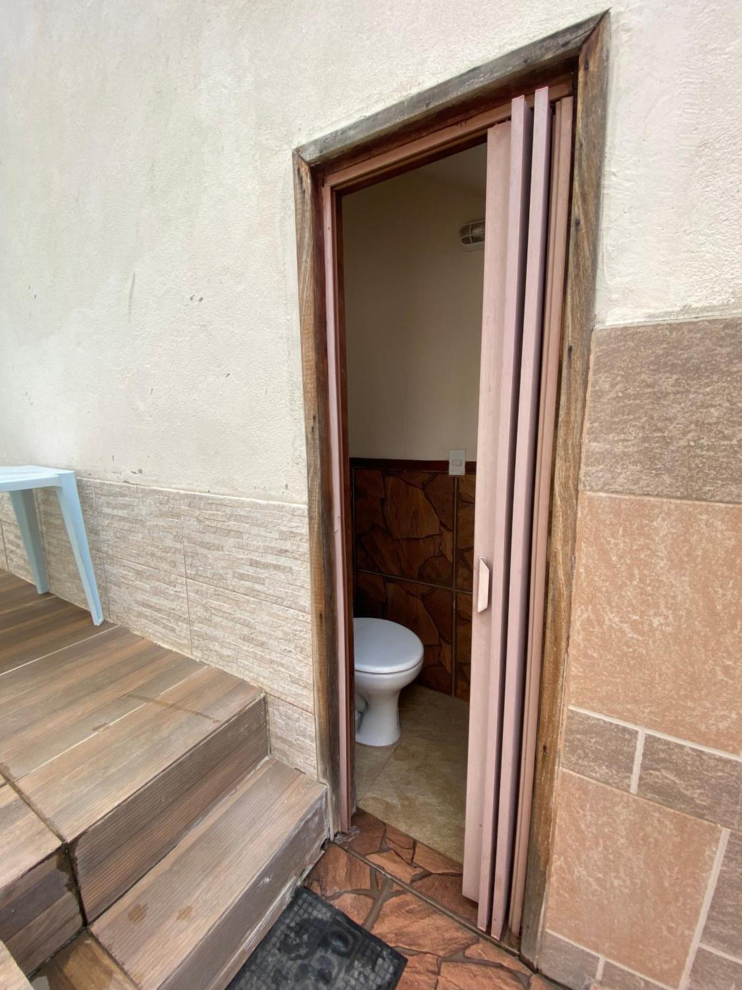 Casa Com Piscina E No Fim Da Rua Em Apartamento *