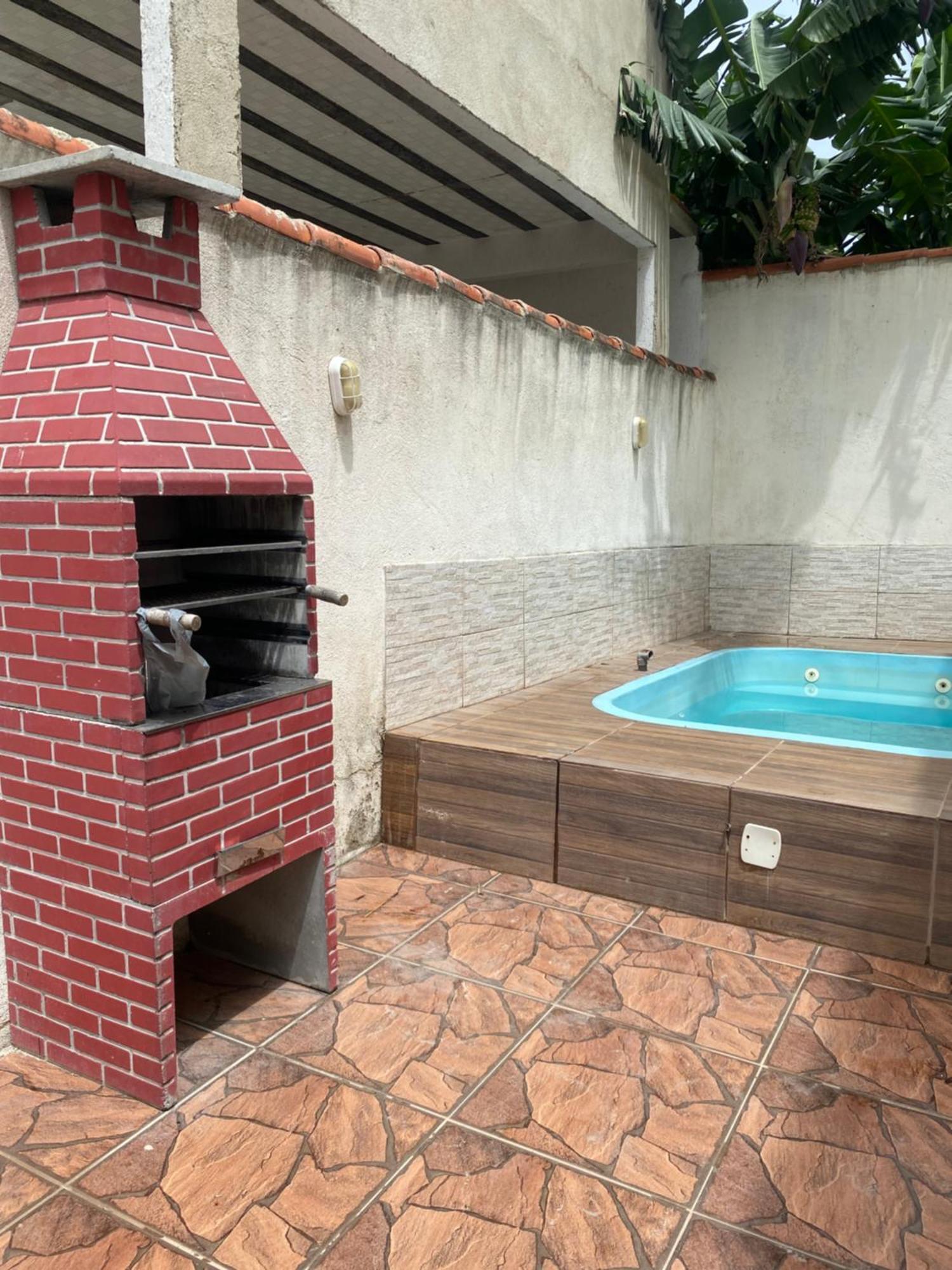 Casa Com Piscina E No Fim Da Rua Em Apartamento